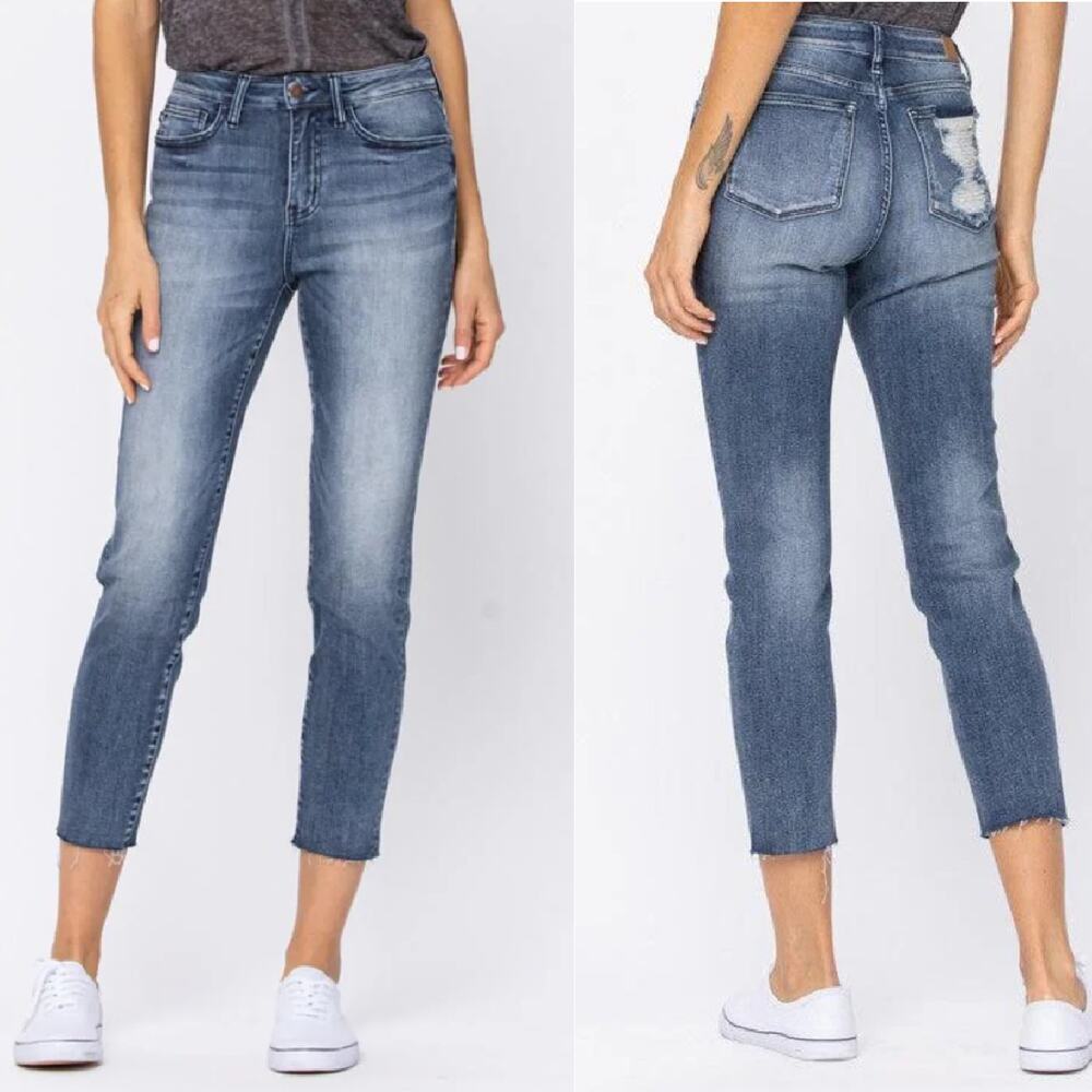 Judy Blue High Waist Raw Hem Relaxed Fit Denim Jeans 3/26 Distressed Crop 88191